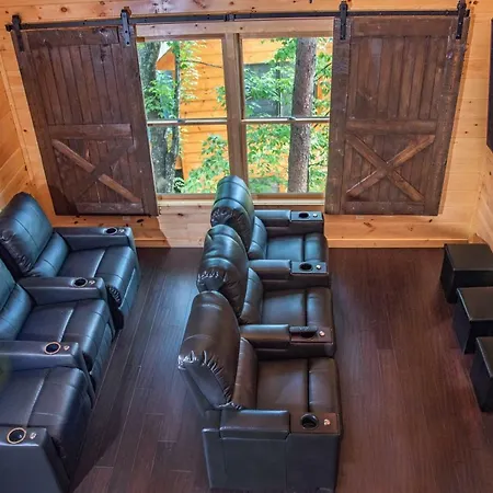 Black Bear Getaway Villa